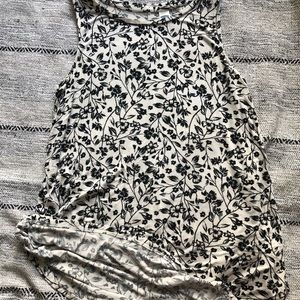 ❌SOLD!!!- Old Navy Luxe Floral Tank